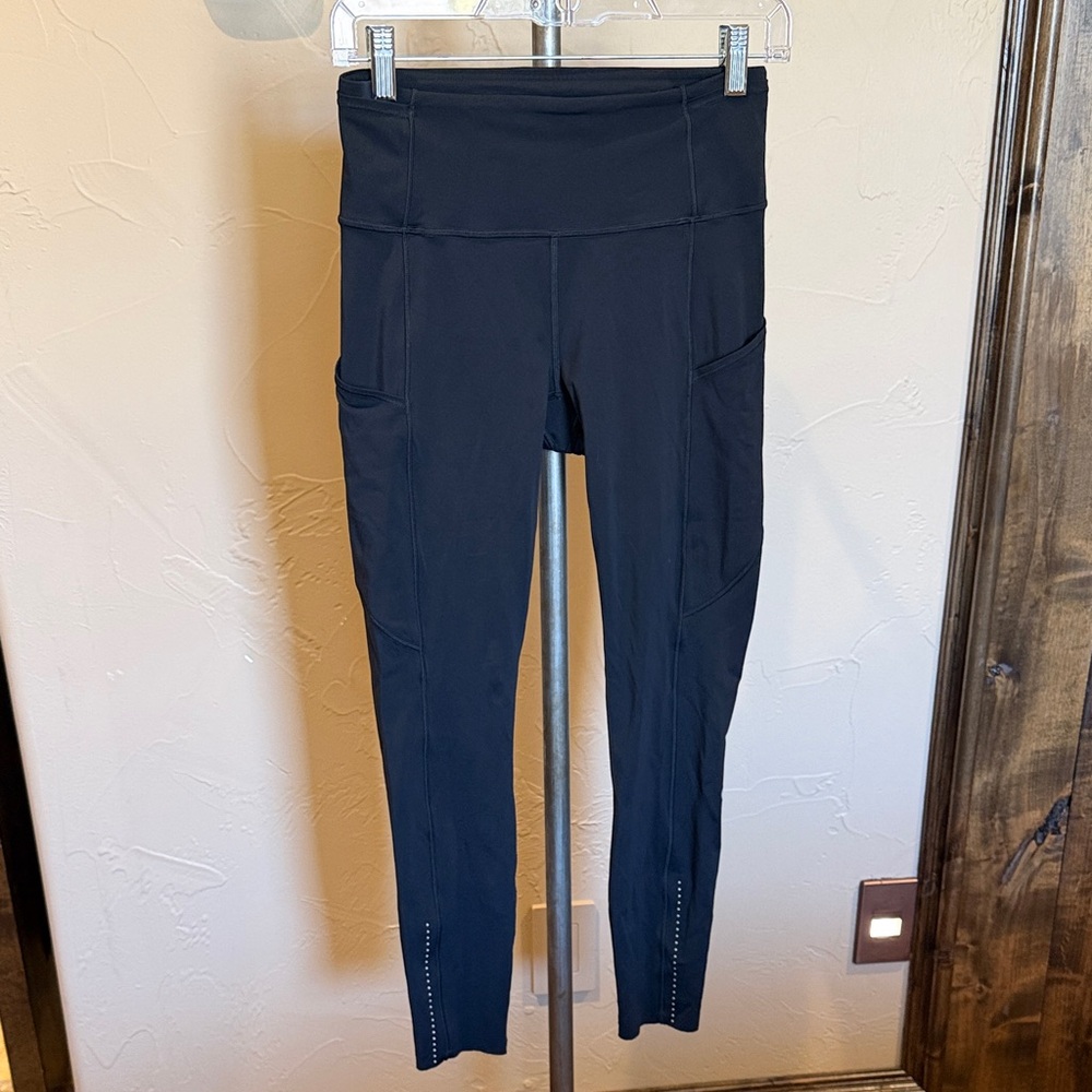 Lululemon High-Waist Black Active Leggings with Side Pockets